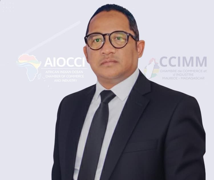 Dr Rojo Claudino Andrianasolo